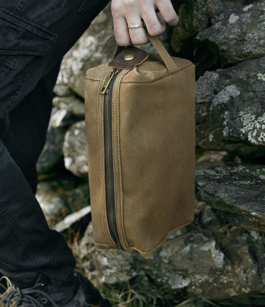 Quadra Heritage Waxed Canvas Wash Bag